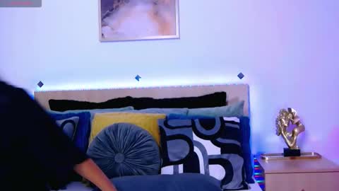 Snapshot of cardi_sin chatting on 10/08/25, 03:53 cardi_sin online show from 10/08/25, 03:53