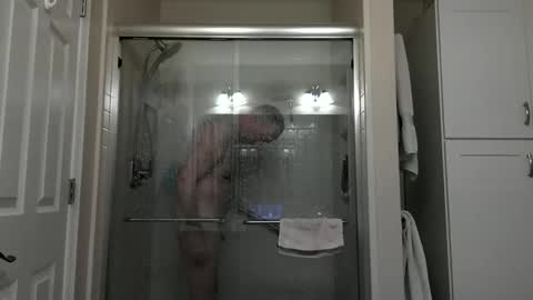 Snapshot of caressluving chatting on 12/14/25, 02:28 Caressluving online show from 12/14/25, 02:28