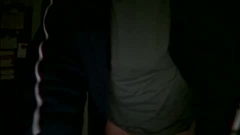 Snapshot of caressluving chatting on 03/19/26, 05:44 Caressluving online show from 03/19/26, 05:44