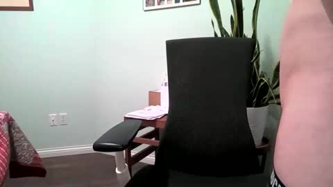 Snapshot of caressluving chatting on 03/29/26, 05:07 Caressluving online show from 03/29/26, 05:07