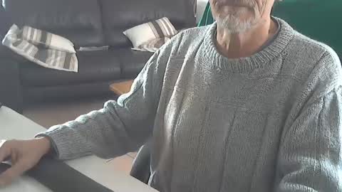 Snapshot of cargo69 chatting on 01/12/25, 12:33 cargo69 online show from 01/12/25, 12:33