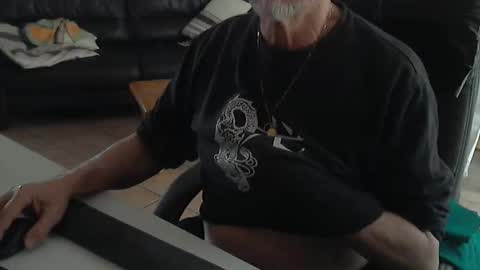 Snapshot of cargo69 chatting on 02/21/25, 03:43 cargo69 online show from 02/21/25, 03:43