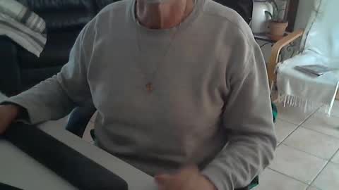 Snapshot of cargo69 chatting on 03/09/25, 11:47 cargo69 online show from 03/09/25, 11:47