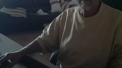 Snapshot of cargo69 chatting on 10/18/25, 04:19 cargo69 online show from 10/18/25, 04:19