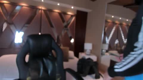 Carina online show from 11/27/25, 11:56