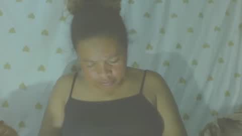 Snapshot of carinesexy69 chatting on 10/31/25, 11:39 carinesexy69 online show from 10/31/25, 11:39