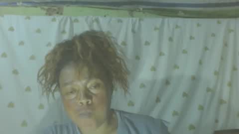 Snapshot of carinesexy69 chatting on 11/13/25, 12:15 carinesexy69 online show from 11/13/25, 12:15