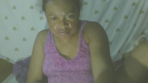 Snapshot of carinesexy69 chatting on 11/19/25, 11:27 carinesexy69 online show from 11/19/25, 11:27