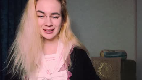 Snapshot of carinfox chatting on 12/05/24, 05:04 Carin online show from 12/05/24, 05:04