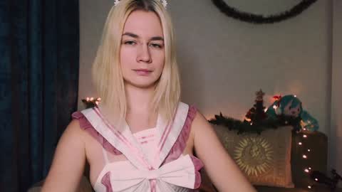 Snapshot of carinfox chatting on 12/26/24, 01:51 Carin online show from 12/26/24, 01:51