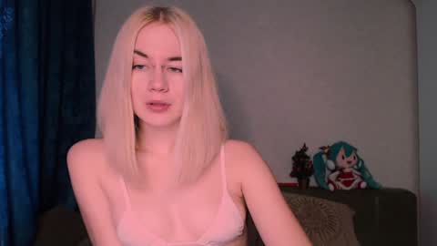 Snapshot of carinfox chatting on 01/26/25, 06:49 Carin online show from 01/26/25, 06:49