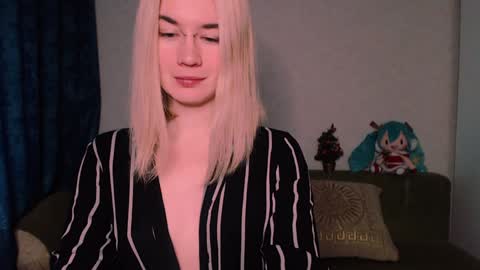 Snapshot of carinfox chatting on 02/02/25, 06:37 Carin online show from 02/02/25, 06:37