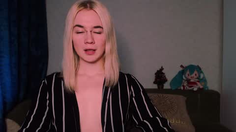 Snapshot of carinfox chatting on 02/02/25, 09:40 Carin online show from 02/02/25, 09:40