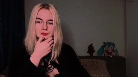 Snapshot of carinfox chatting on 02/06/25, 02:00 Carin online show from 02/06/25, 02:00