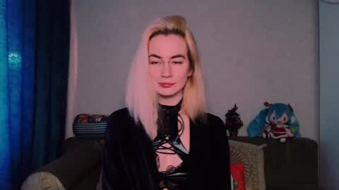 Snapshot of carinfox chatting on 02/18/25, 06:59 Carin online show from 02/18/25, 06:59