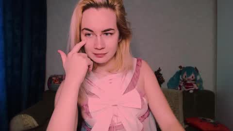 Snapshot of carinfox chatting on 02/22/25, 05:23 Carin online show from 02/22/25, 05:23