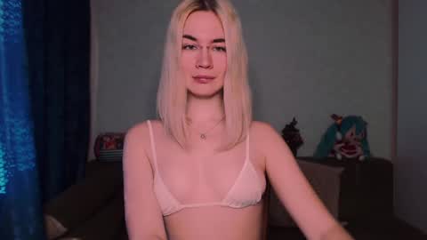 Snapshot of carinfox chatting on 03/07/25, 06:24 Carin online show from 03/07/25, 06:24