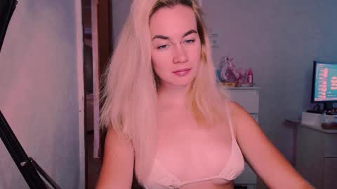 Snapshot of carinfox chatting on 09/10/25, 05:07 Carin online show from 09/10/25, 05:07