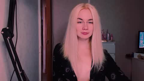 Snapshot of carinfox chatting on 09/27/25, 06:35 Carin online show from 09/27/25, 06:35