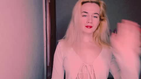 Snapshot of carinfox chatting on 10/23/25, 07:07 Carin online show from 10/23/25, 07:07