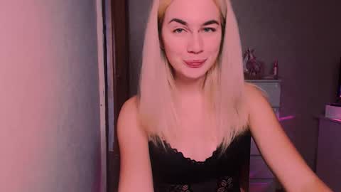 Snapshot of carinfox chatting on 10/27/25, 08:24 Carin online show from 10/27/25, 08:24