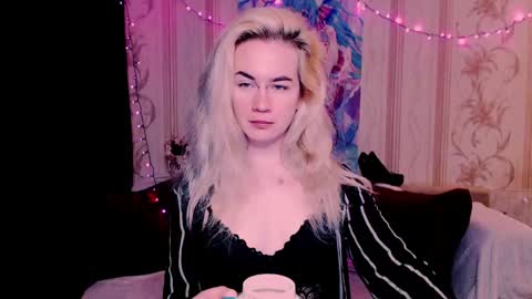 Snapshot of carinfox chatting on 06/07/26, 01:54 Carin online show from 06/07/26, 01:54