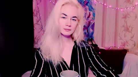 Snapshot of carinfox chatting on 06/12/26, 06:45 Carin online show from 06/12/26, 06:45