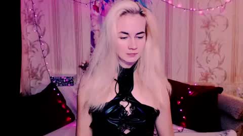 Snapshot of carinfox chatting on 07/10/26, 08:33 Carin online show from 07/10/26, 08:33