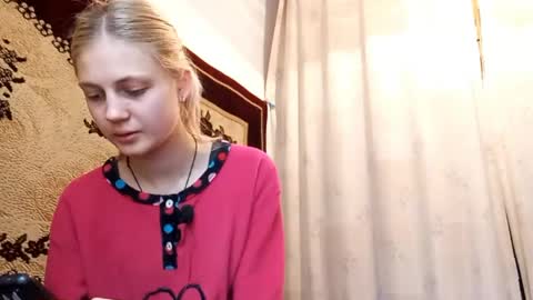 Snapshot of carissaalderson chatting on 04/22/26, 02:47 Kira online show from 04/22/26, 02:47