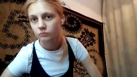 Snapshot of carissaalderson chatting on 05/18/26, 04:07 Kira online show from 05/18/26, 04:07