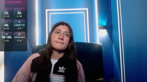 Snapshot of caritoluna_ chatting on 11/17/25, 03:34 Carito online show from 11/17/25, 03:34