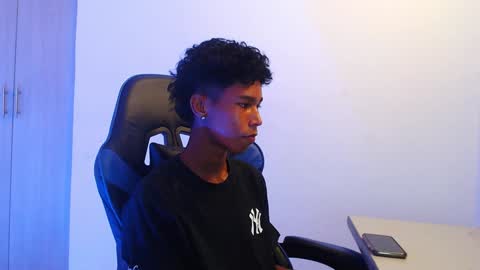 Snapshot of carl_sex_ chatting on 12/06/24, 08:18 carl_sex_ online show from 12/06/24, 08:18