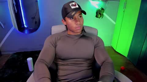 Snapshot of carl_smithh chatting on 01/25/25, 04:56 Carl online show from 01/25/25, 04:56