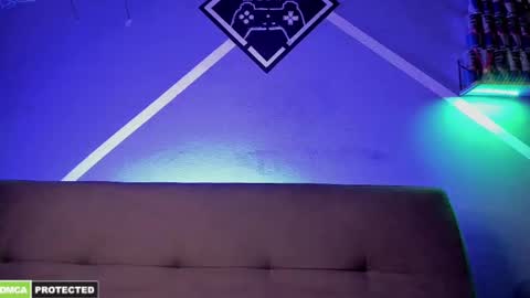 Snapshot of carl_smithh chatting on 10/10/25, 05:01 Carl online show from 10/10/25, 05:01