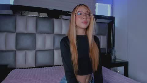 carla__js online show from 05/12/26, 01:19