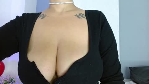 Snapshot of carla_beer chatting on 04/25/26, 11:24 Carla online show from 04/25/26, 11:24