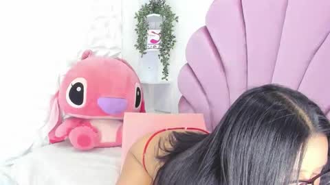 Snapshot of carla_leee chatting on 10/27/25, 07:51 carla_leee online show from 10/27/25, 07:51