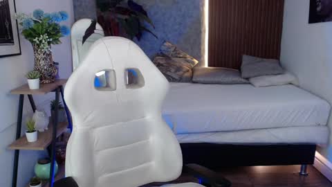 Snapshot of carla_parissii chatting on 02/27/25, 06:42 Carla online show from 02/27/25, 06:42