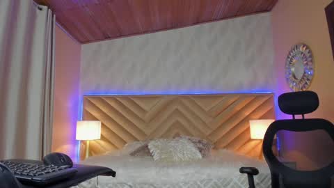 Snapshot of carla_santini chatting on 01/10/25, 10:57 Carla Santini online show from 01/10/25, 10:57