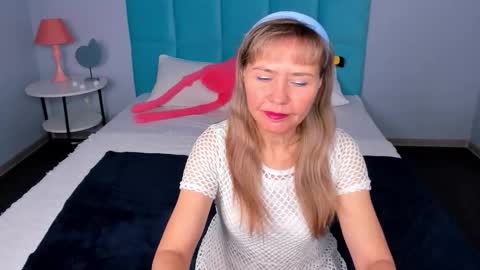 Carla Vogue online show from 10/31/25, 03:18