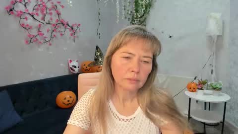 Carla Vogue online show from 11/01/25, 03:30