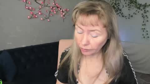 Carla Vogue online show from 11/23/25, 03:06