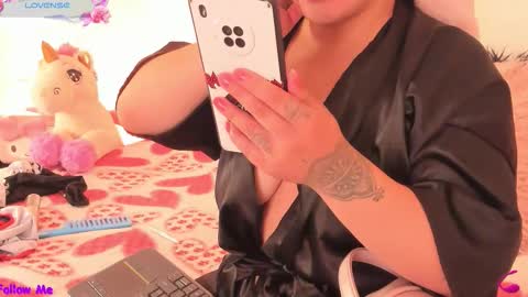 Snapshot of carla_wet18 chatting on 01/11/26, 05:01 Carla Wet18 online show from 01/11/26, 05:01