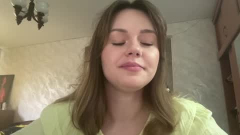 Snapshot of carlaclaybourne chatting on 04/23/26, 12:04 Lesly online show from 04/23/26, 12:04