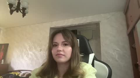 Snapshot of carlaclaybourne chatting on 04/23/26, 12:29 Lesly online show from 04/23/26, 12:29