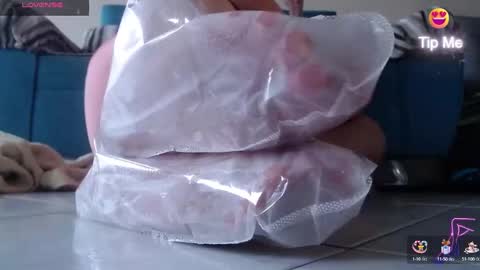 Snapshot of carlajames_1 chatting on 03/03/25, 09:37 carlajames_1 online show from 03/03/25, 09:37