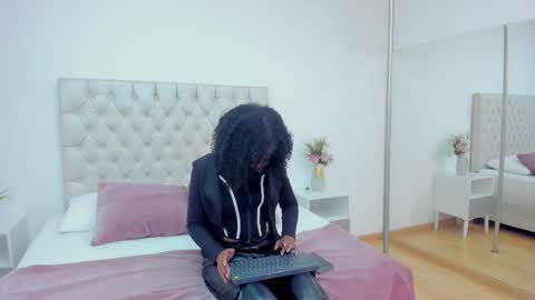 Carla online show from 01/05/26, 07:39