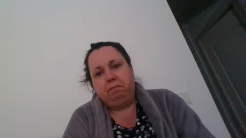 Snapshot of carlaruth chatting on 11/11/25, 05:02 Carlaruth online show from 11/11/25, 05:02