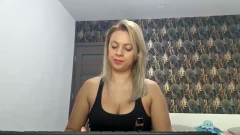 Snapshot of carlastacefun chatting on 10/30/25, 05:09 CarlaStaceFun online show from 10/30/25, 05:09