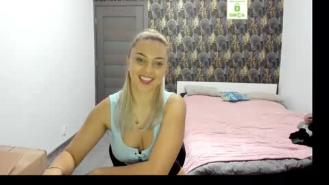 Snapshot of carlastacefun chatting on 11/26/25, 04:13 CarlaStaceFun online show from 11/26/25, 04:13